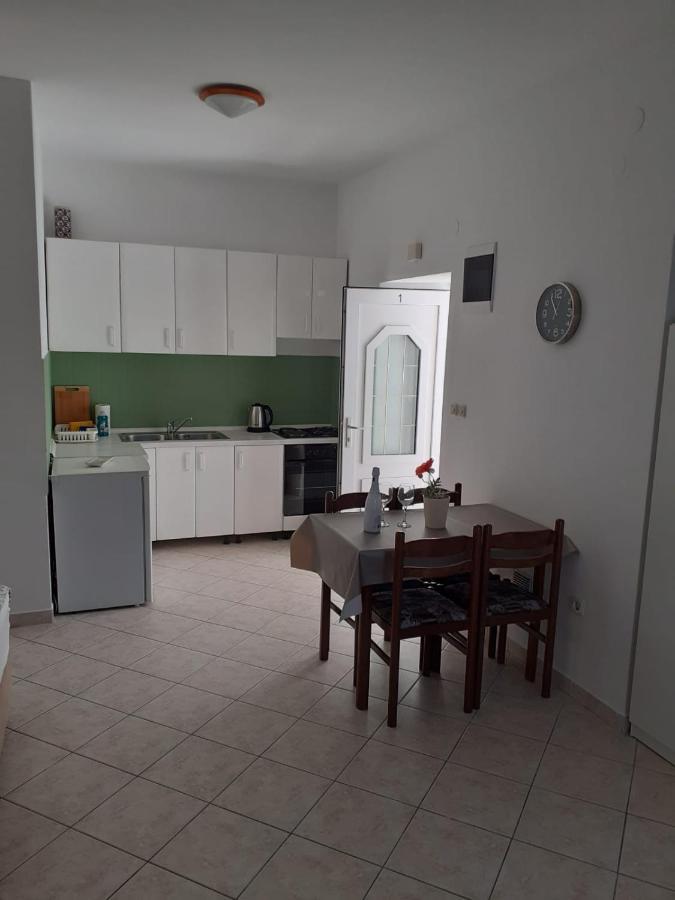 Apartments Vinea Baška Voda Esterno foto