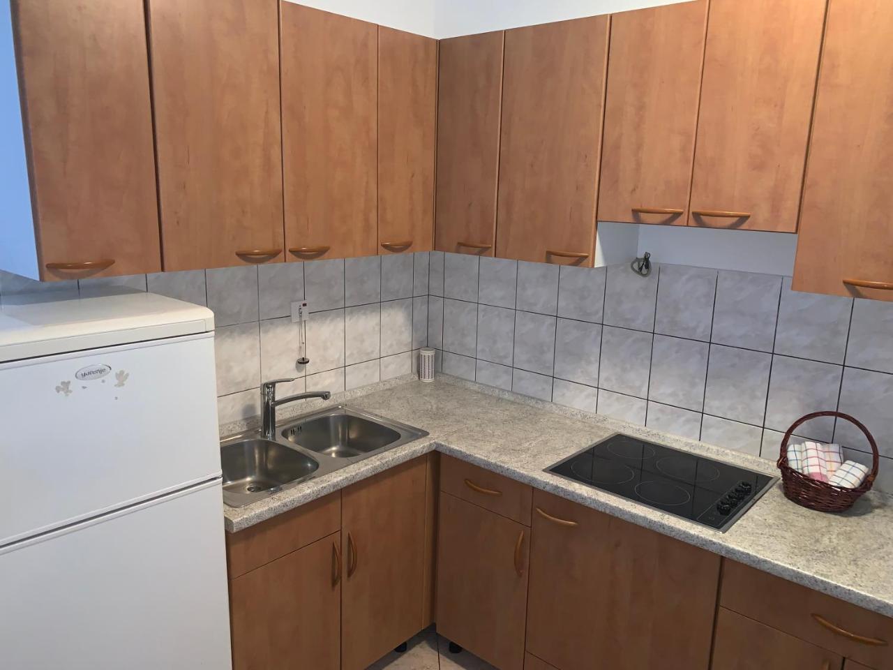 Apartments Vinea Baška Voda Esterno foto
